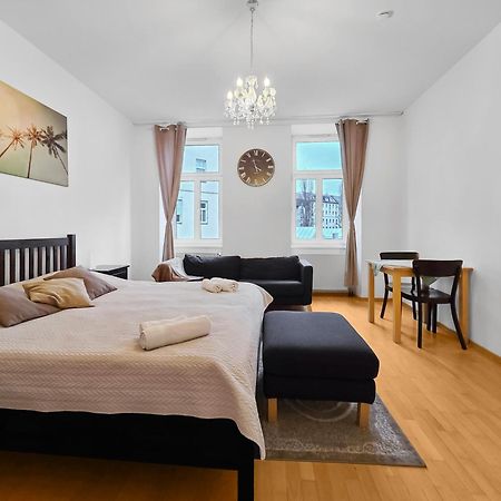 Three King-Size Beds, Three Bedrooms Вена Экстерьер фото